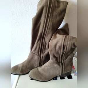 Women's Brownish Gray Suede Boots